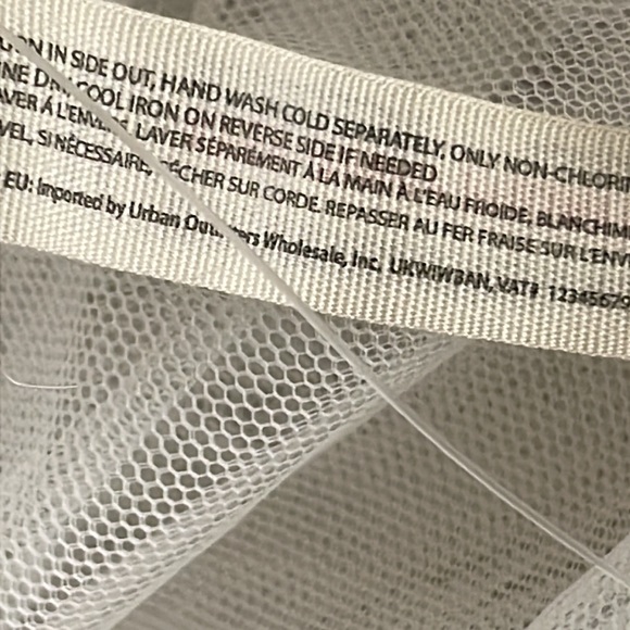 NWOT! Free People ‘Carrie Half Slip’ medium. White. 3 layers. Elastic waist - Picture 8 of 8